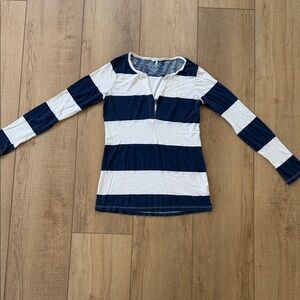 Splendid soft Striped Navy and White Long Sleeve Top size small